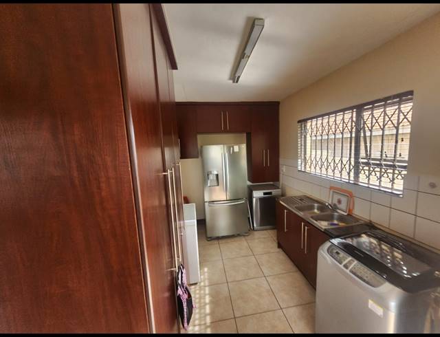 4 BEDROOM HOUSE FOR SALE IN SAFARI GARDENS